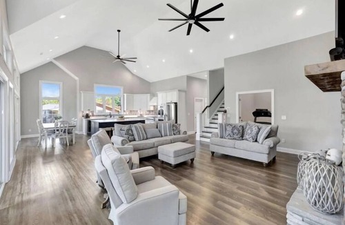Anderson House | Broadwater Cove 7 BDRM, 5 BTHRM, 7,000 sq ft, Amazing lake View