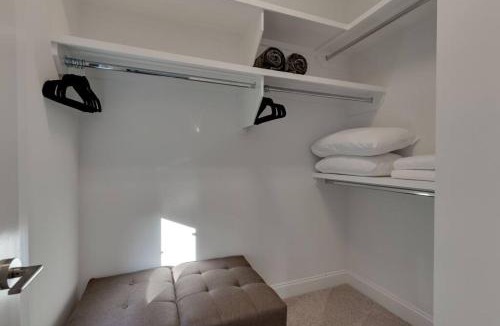 Eighth Avenue House | Broadway Bound 3BR Perfect Weekend Getaway