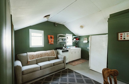 Grawn House | Brookside Cottages and Resort Willow Cottage