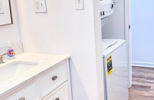 Grand Isle House | Broussard's Duplex B: Cozy 2BR getaway across from the beach in Grand Isle, LA.