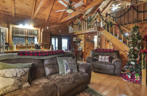 Laurelville Cabin | Buck Ridge | Hocking Hills, Rustic Cabin, Hot Tub