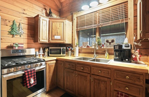 Laurelville Cabin | Buck Ridge | Hocking Hills, Rustic Cabin, Hot Tub