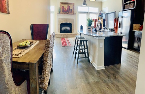 Ardmore Villa | Buckhead Piano💛 Villa (Nurse+family friendly)