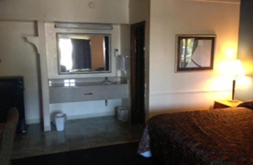 Madison Hotel | Budget Inn - Madison