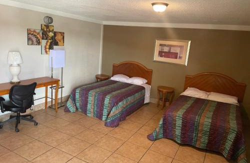 Bashford Manor Hotel | Budgetel Inn and Suites - Louisville