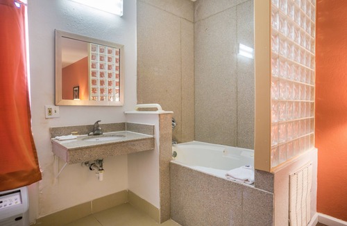 Cumberland Hotel | Budgetel Inns & Suites - Atlanta Galleria Stadium