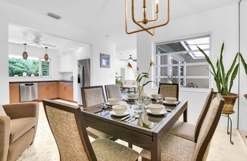 Coral Ridge House | Bungalow 31 – Coral Ridge Oasis | Heated Pool, Private Escape, Just 6 Mins to the Beach!