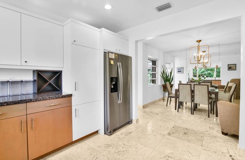 Coral Ridge House | Bungalow 31 – Coral Ridge Oasis | Heated Pool, Private Escape, Just 6 Mins to the Beach!