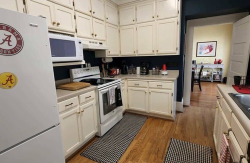 Tuscaloosa House | Burch Bungalow - Walk to U of A or Downtown