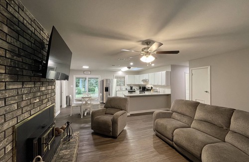 Redlick House | Business Travelers & Near Business District