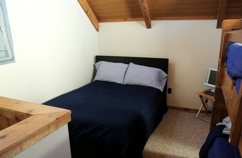 Davis Cabin | Cabin 19, 3 Hours From DC! Mid-week specials! Great hiking, skiing, MTB.