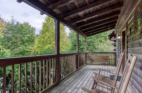 Pigeon Forge Cabin | Cabin ∙ 2 bedrooms ∙ 6 guests