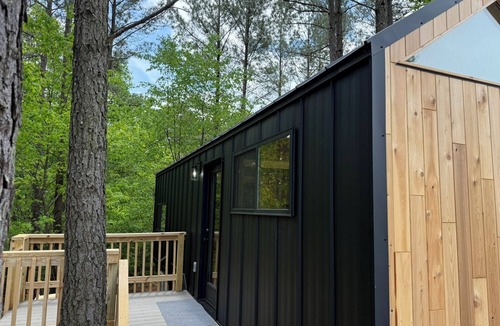 South Pittsburg Cabin | CABIN 36 AT Sasquatch Farm With HVAC and WIFI