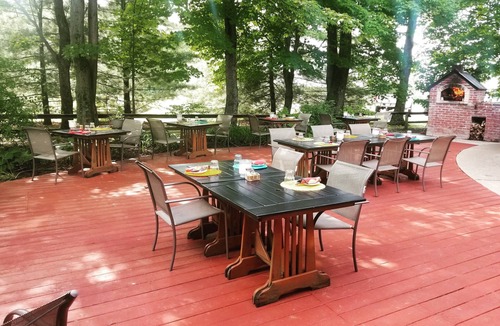 West Union Cabin | Cabin 7 Frolic - Includes a Homemade Country Breakfast!