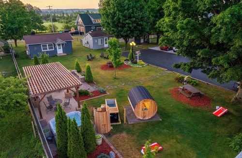 Arcadia Cabin | Cabin 9/Pleasant Valley Resort/Hot Tub/Sauna/BBQ