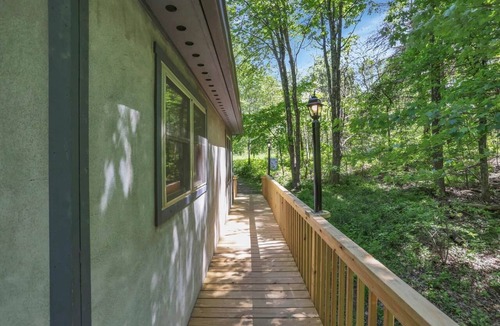 South Bloomingville Cabin | Cabin nestled in the woods, 2-person jacuzzi, fire pit, close to Ash Cave