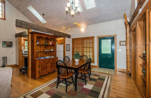 Nashville Cabin | Cabin Next to State Park | Hot Tub, Lake Access & Privacy 2BR, 1 BA