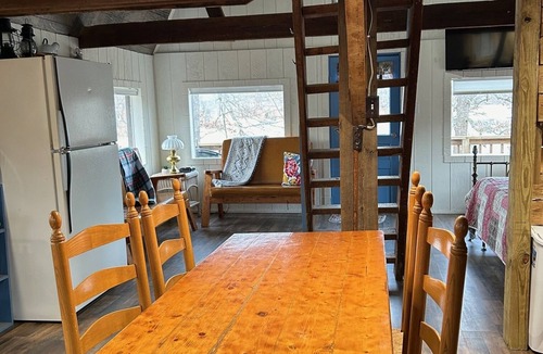 Nortonville Cabin | Cabin on a semi-private lake, cozy, quiet and peaceful!