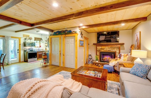 Bristol Apartment | Cabin Rental Near South Holston Lake w/Hot Tub