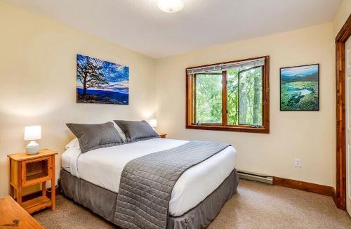 Montebello House | Cabin Retreat with a View: Your Guide to the Best on the Blue Ridge Parkway in Virginia