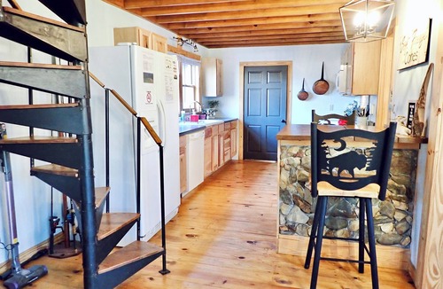 Todd Cabin | Cabin with yard, fireplace, pet friendly, near Boone, New River