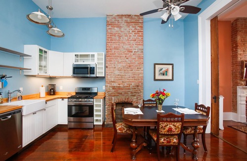 Faubourg Delassize Apartment | Camelback Guest House