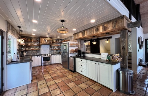 Mid America House | Camelot on Lake Hamilton | Dock, Hot Tub + Theater