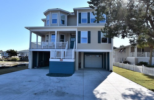 Litchfield by the Sea House | Canal Front - South Litchfield Beach - Private Dock/Pool