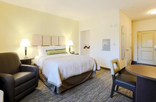 Auburn Hotel | Candlewood Suites Auburn by IHG