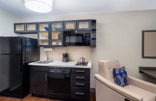 Gonzales Hotel | Candlewood Suites Gonzales - Baton Rouge Area by IHG
