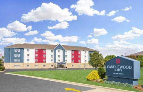 O'Fallon Hotel | Candlewood Suites Ofallon, Il - St. Louis Area by IHG