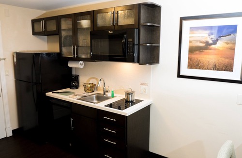 Stevensville Hotel | Candlewood Suites St. Joseph/Benton Harbor by IHG