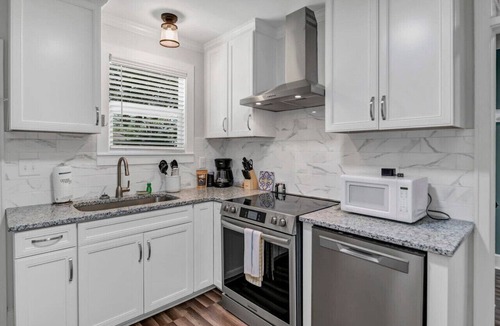 Columbia Apartment | Capes Cottage | 1BR Near Rosewood