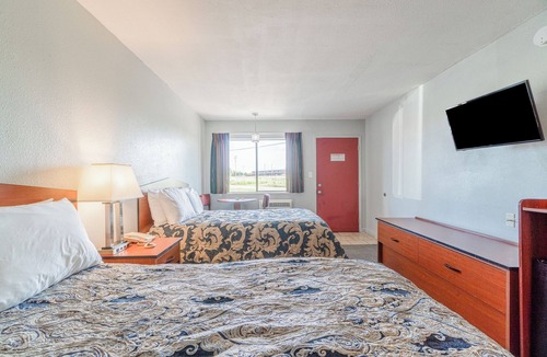 Aurora Hotel | Capital O Aurora Inn Monett US 60