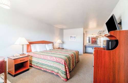 Aurora Hotel | Capital O Aurora Inn Monett US 60