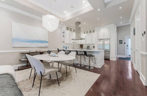 Near Northeast House | Capitol views, hot tub, walk to everything. 3 bed, 3 en-suite baths + 1/2 bath