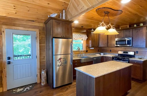 Bryson City Cabin | Carie's Cabin-Mountain Views - Hot Tub - Gas Fireplace