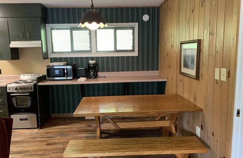 Gatlinburg Apartment | Carr's Northside - Family Suite 3 Bedrooms