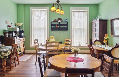 Glasgow Cottage | Carroll Cottage 1 Bedroom by Main Street Bed & Breakfast