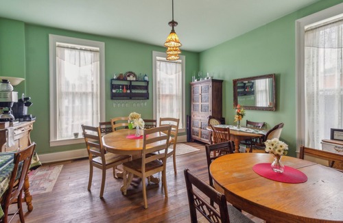 Glasgow Cottage | Carroll Cottage 1 Bedroom by Main Street Bed & Breakfast