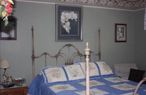 Cayuga Bed & Breakfast | Carrousel Bed & Breakfast