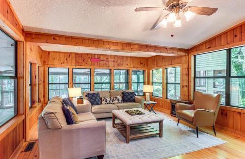 Rivers Edge House | Cartecay River Retreat w/Yard & Screened Porch!