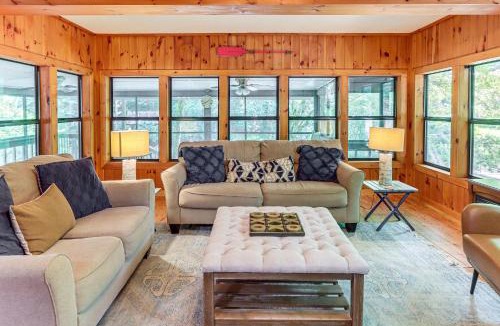 Rivers Edge House | Cartecay River Retreat w/Yard & Screened Porch!