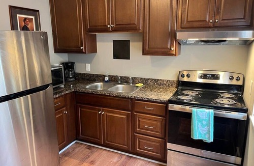 Norwood Apartment | Carter #3, Two bedroom unit near Xavier, Downtown