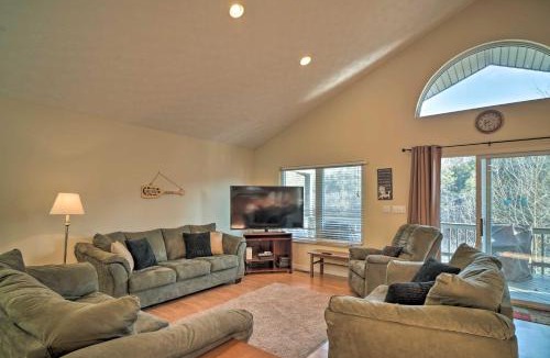 Caryville House | Caryville Home w/Private Dock & Norris Lake Views