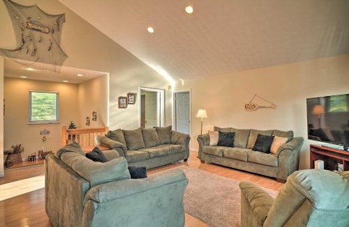 Caryville House | Caryville Home w/Private Dock & Norris Lake Views