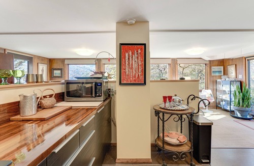 Santeetlah Apartment | ‘Casa Alcoa’ Mtn-View Apt Over Santeetlah Lake!
