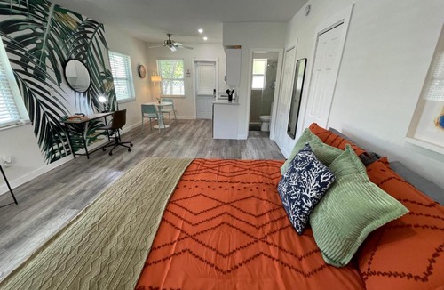 East Little Havana Apartment | Casa Habana Studios