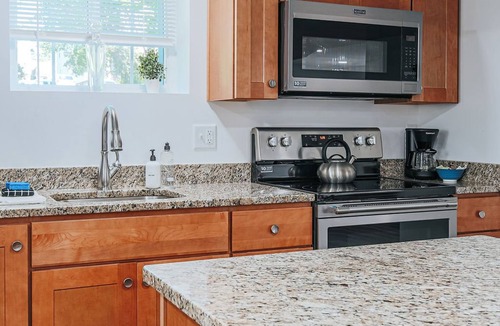 Jefferson Park Avenue Apartment | Cavalier Cocoon