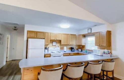 Farmers Cabin | Cave Run Lodge Near Lake & Marina Cabin Suite #8